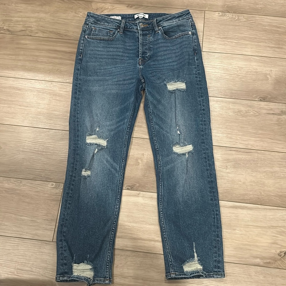 NWT Vigoss Frankie Distressed Slim Straight Jeans